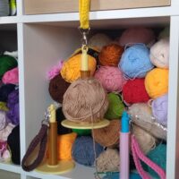 Porte-fil, dérouleur de pelote pour poignet | Distributeur de laine portable pour le crochet et le tricot