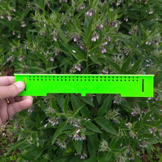 Porte d'entrée anti-frelons 5,5 mm pour ruchette - imprimable 3D | 250x40 mm