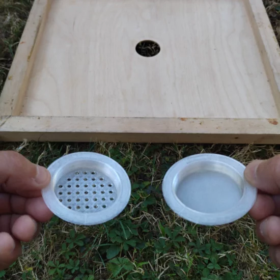 Modelo 3D de rejilla de ventilación central y tapón imprimible en 3D para colocar en el agujero central (50 mm) de las entretapas para colmenas